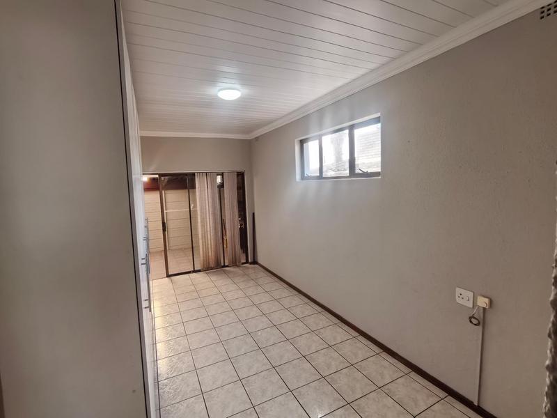 To Let 3 Bedroom Property for Rent in Windsor Park Estate Western Cape